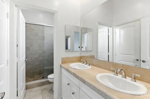 $1,165,000 | Undisclosed Address, Bakersfield, CA 93311