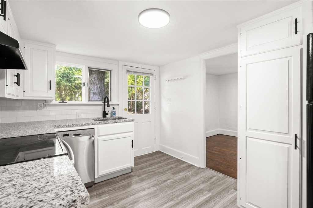 19 Arlington Road Dedham, MA 02026 - Photo 8 of 42 Gallery Image 8