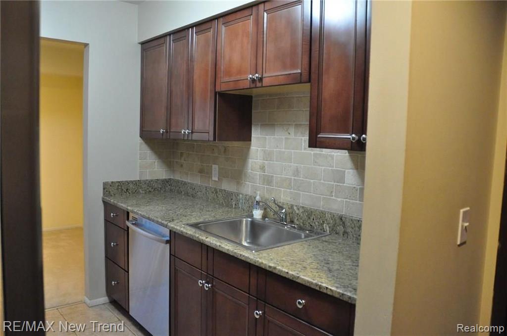 30042 Twelve Mile Road, Unit 57 Farmington, MI 48334 - Photo 24 of 29