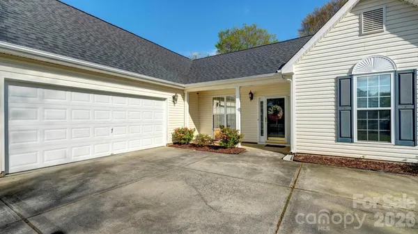 a view of a house with porch