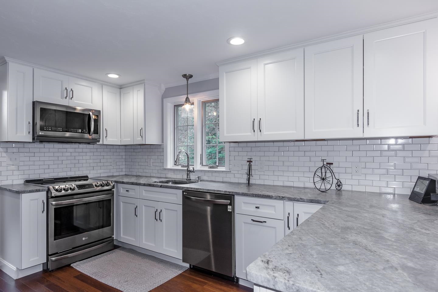 86 Haverhill Road Salem, NH 03079 - Photo 13 of 35