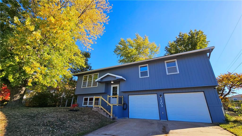 1203 South Holden Street, Warrensburg, MO 64093 Compass