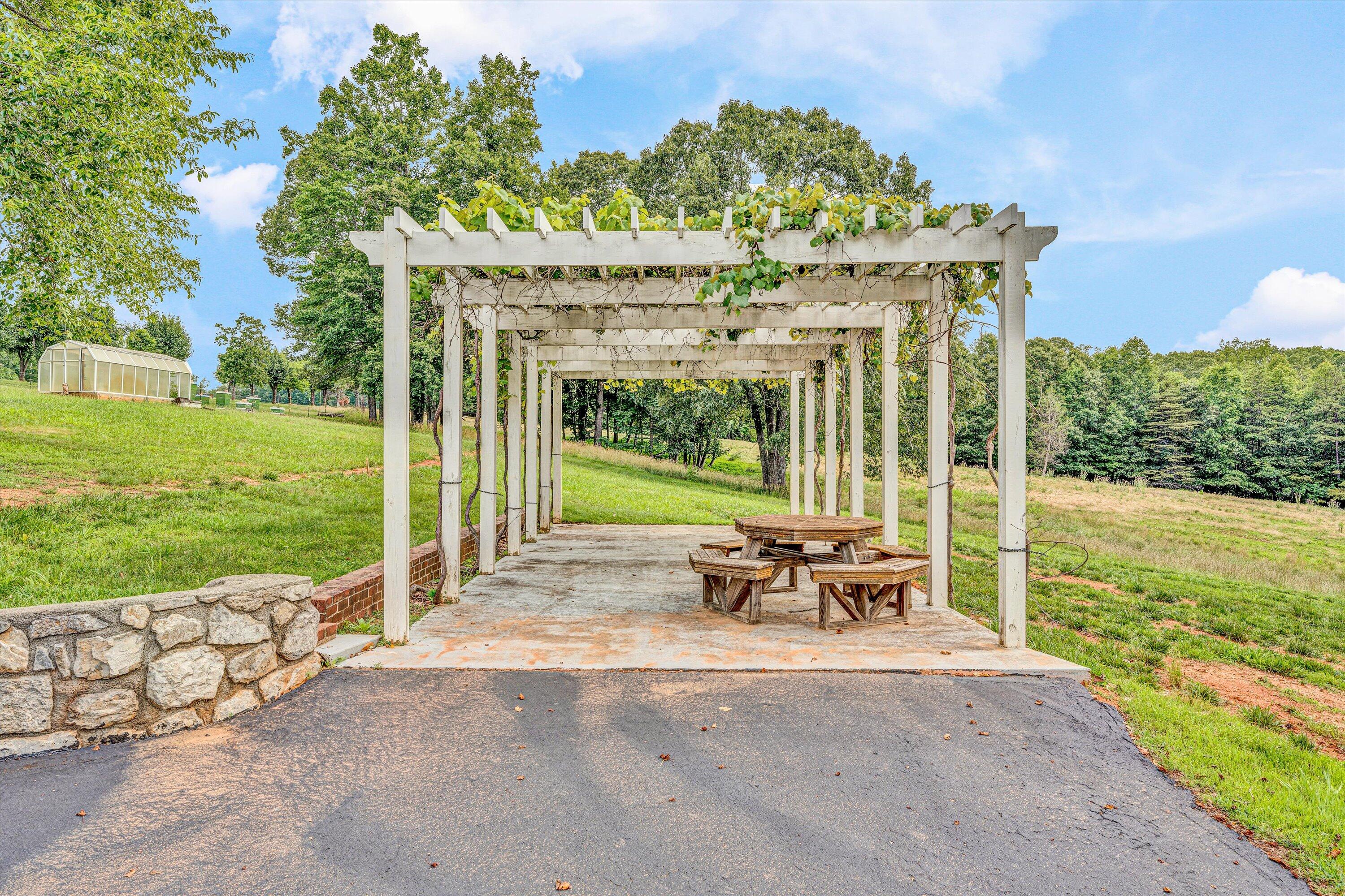 2222 Pine Ridge Road Huddleston, VA 24104 - Photo 20 of 29 2222 Pine Ridge Road (30)
