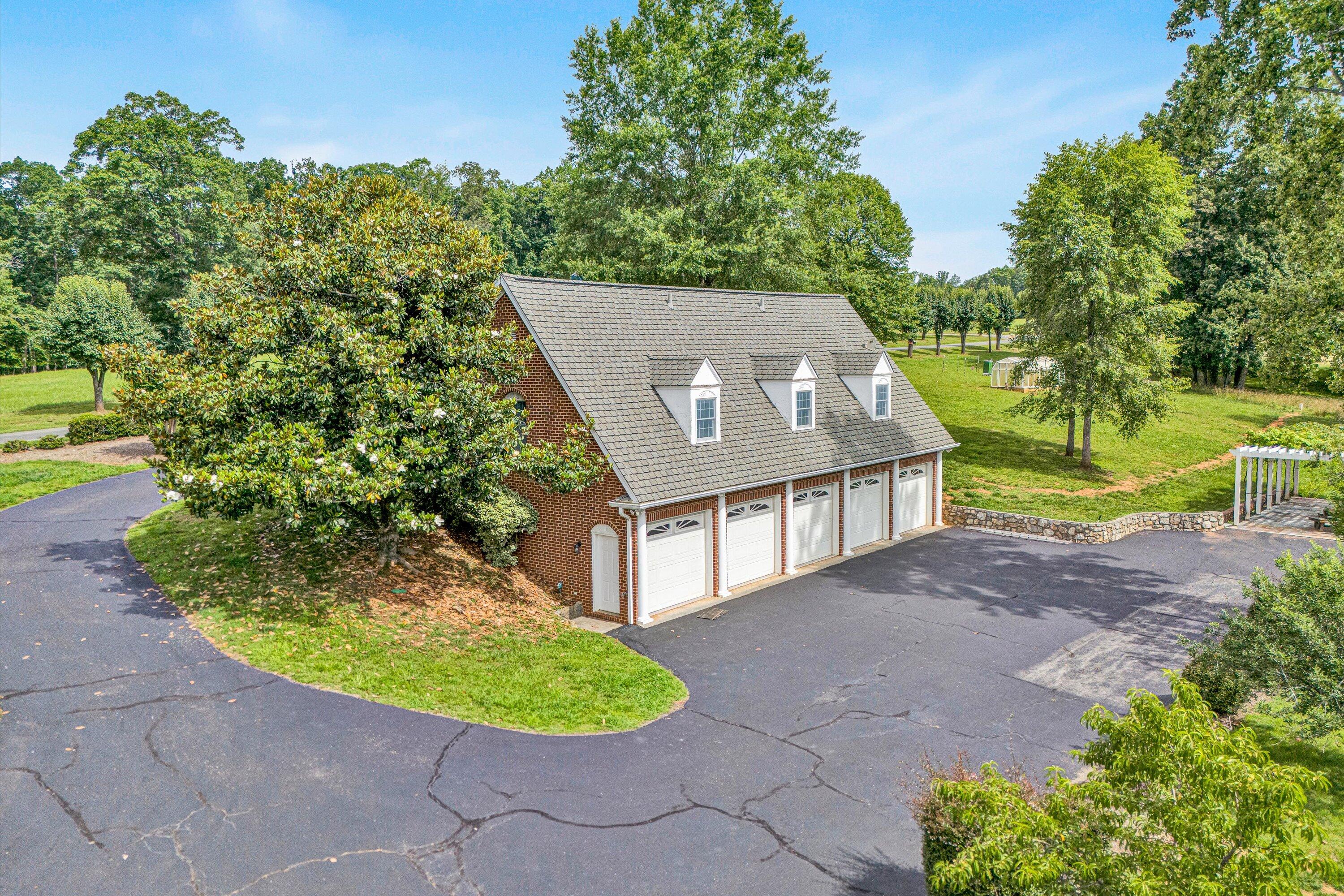 2222 Pine Ridge Road Huddleston, VA 24104 - Photo 2 of 29 2222 Pine Ridge Road (34)