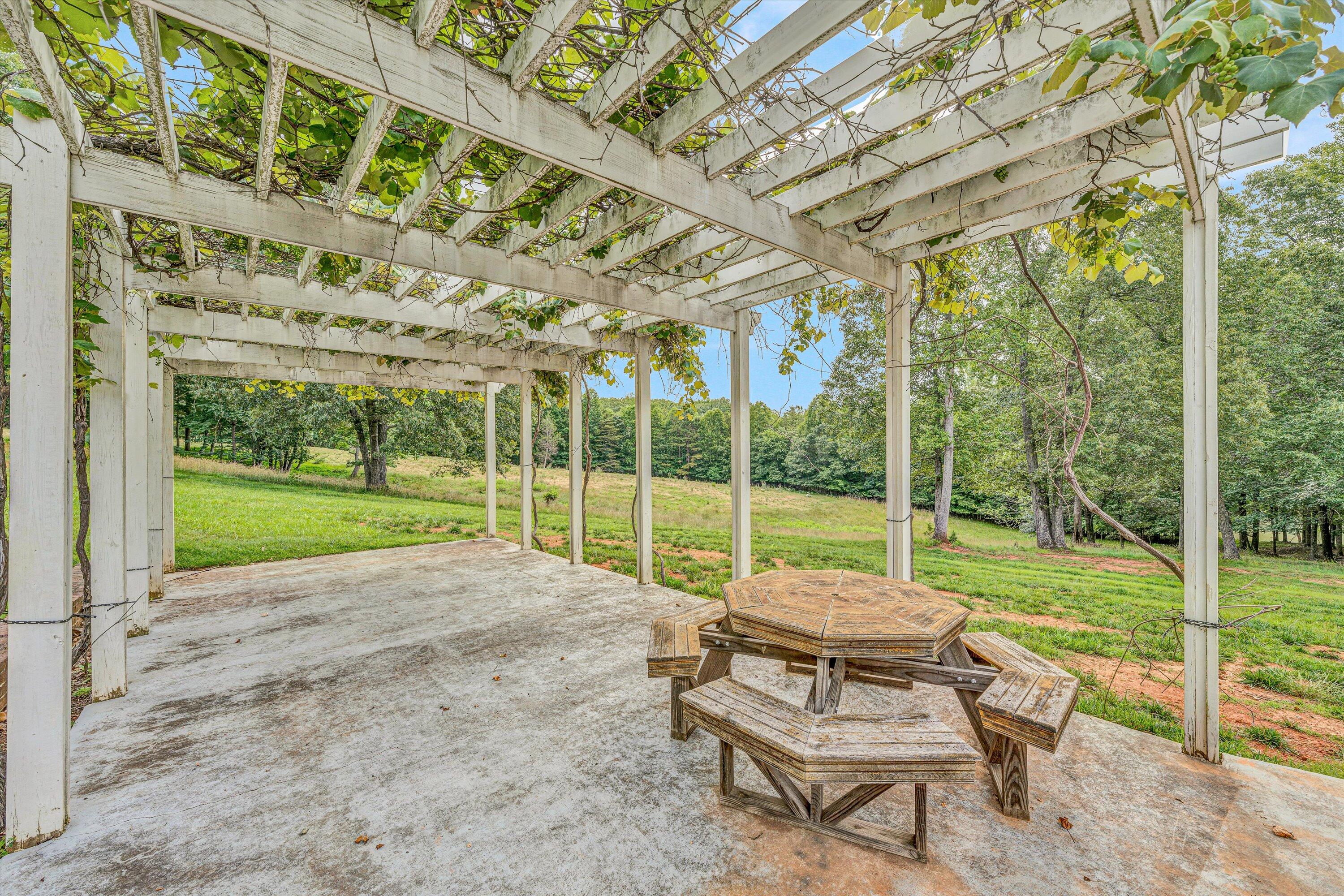2222 Pine Ridge Road Huddleston, VA 24104 - Photo 21 of 29 2222 Pine Ridge Road (31)