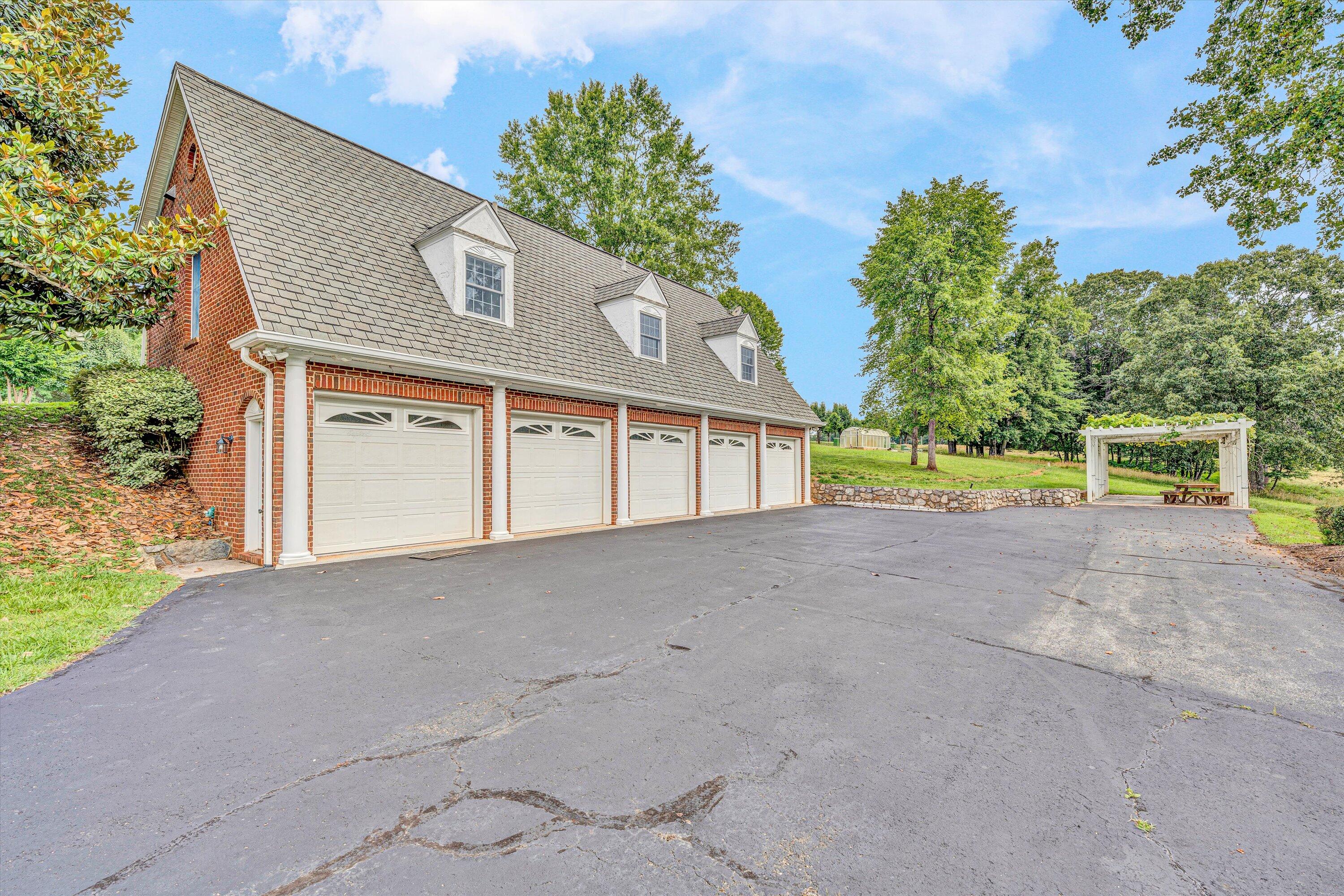 2222 Pine Ridge Road Huddleston, VA 24104 - Photo 22 of 29 2222 Pine Ridge Road (29)