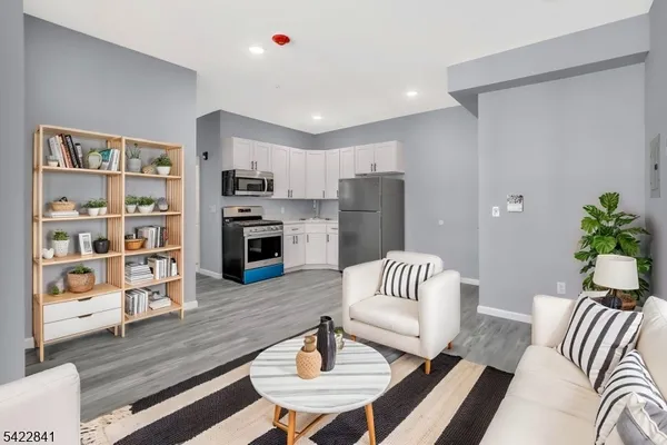 $1,600 | 155 Clifton Avenue, Newark, NJ 07104