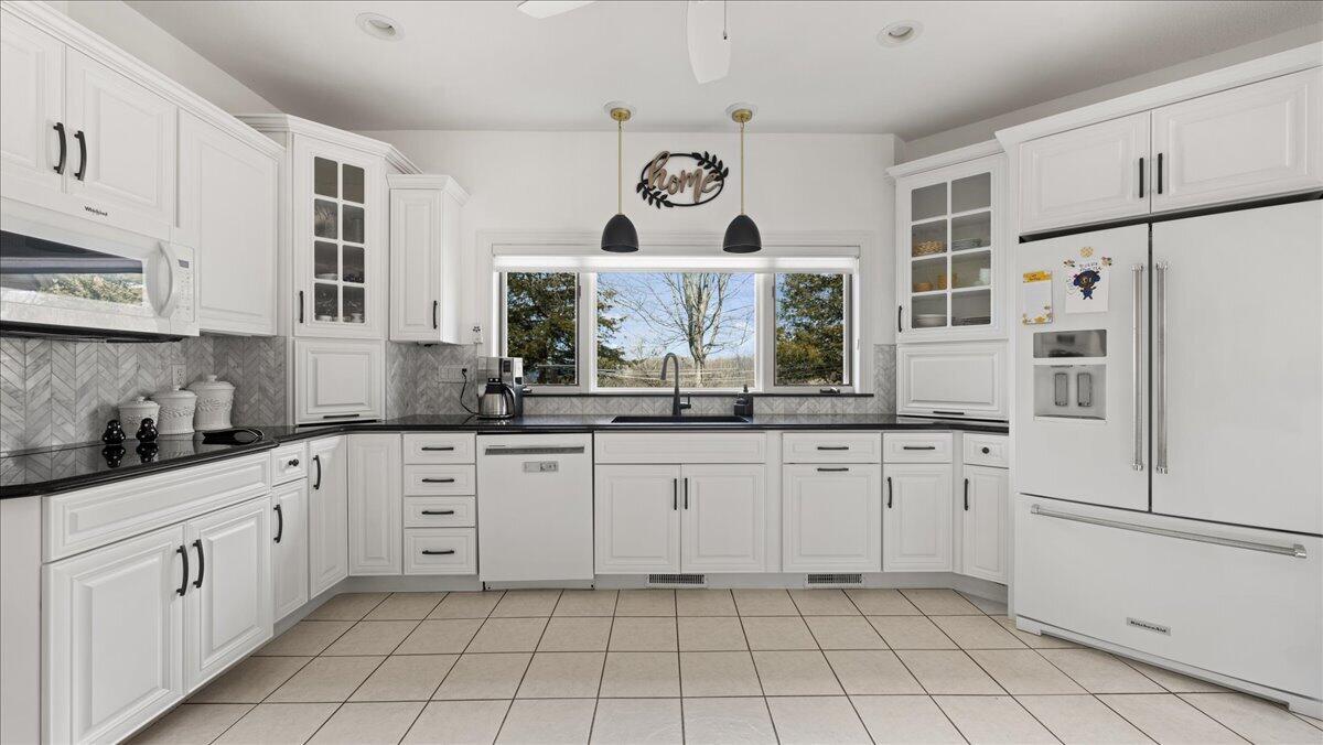 N2487 Nuttleman Road Barre, WI 54601 - Photo 12 of 91 113-119327989