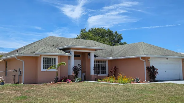 $2,675 | 425 Southwest McComb Avenue, Port St. Lucie, FL 34953