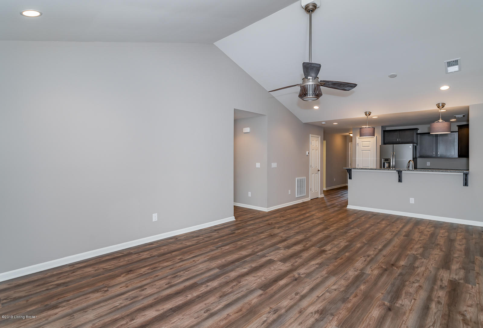 6538 Renate Road Louisville, KY 40291 - Photo 4 of 39 6538 Renate Rd L-20