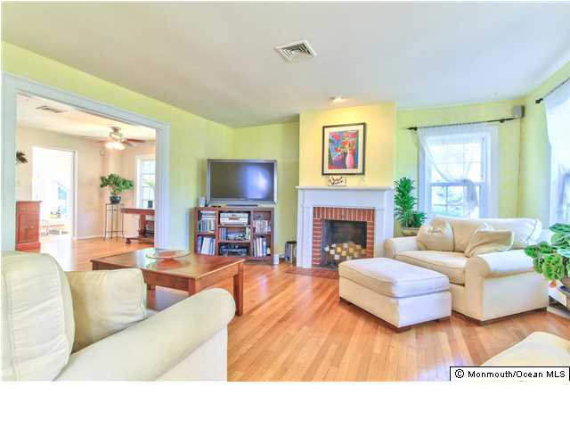 870 Holmdel Road Holmdel, NJ 07733 - Photo 5 of 24 Additional Photo