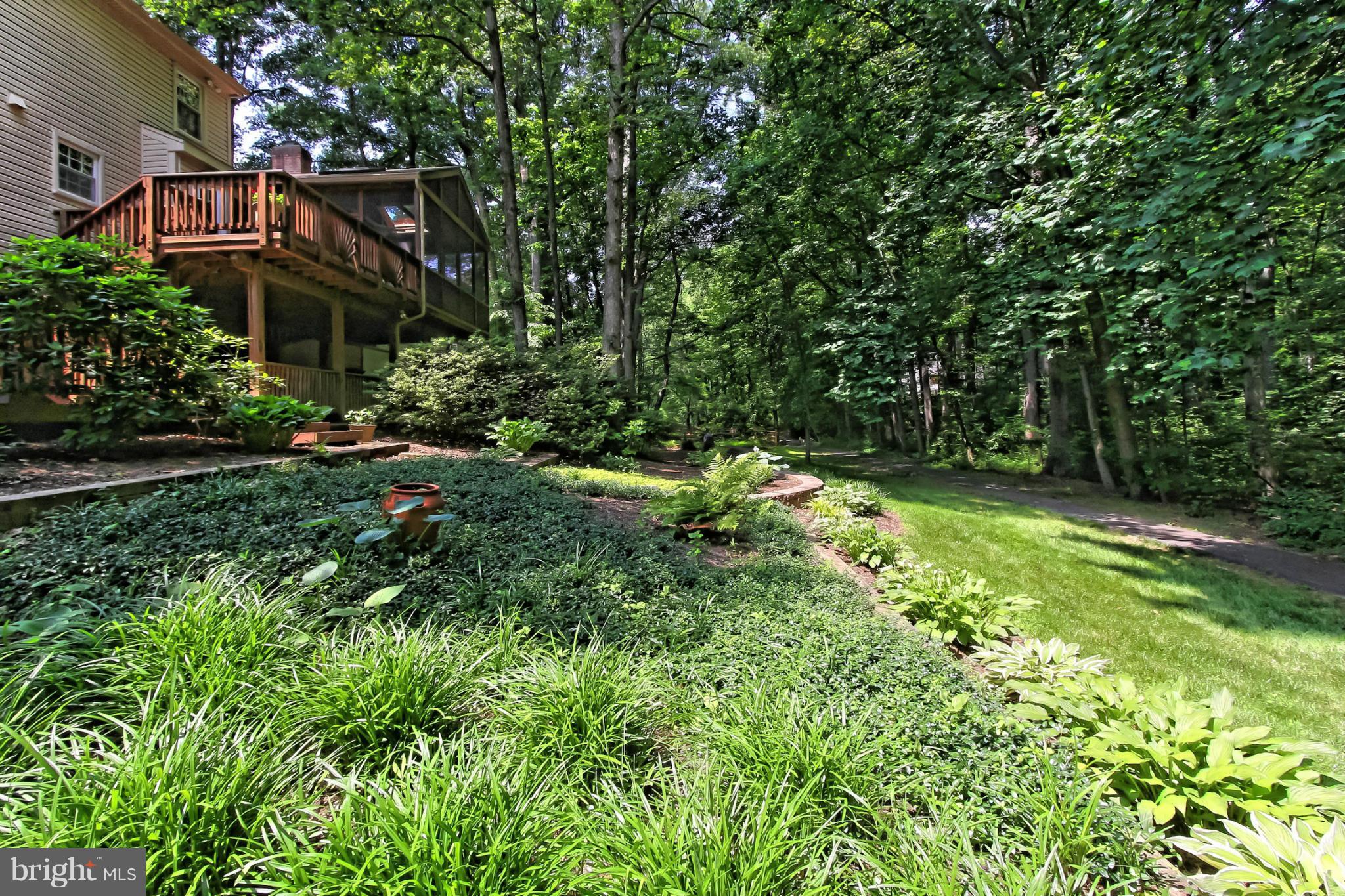9828 Natick Road Burke, VA 22015 - Photo 29 of 30 Exterior (Rear)