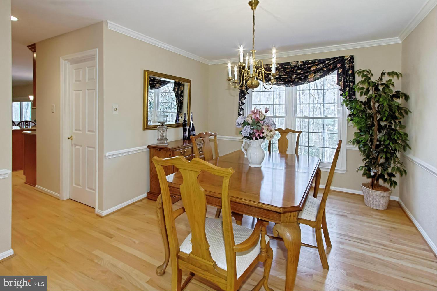 9828 Natick Road Burke, VA 22015 - Photo 7 of 30 Dining Room