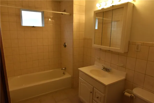 $1,475 | 818 Bernon Street, Woonsocket, RI 02895