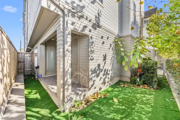 $3,150 | 2234 Lou Ellen Lane, Unit D, Houston, TX 77018