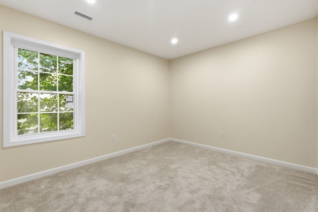 44-42 Gilbert Avenue Springfield, MA 01119 - Photo 14 of 32 Gallery Image 14