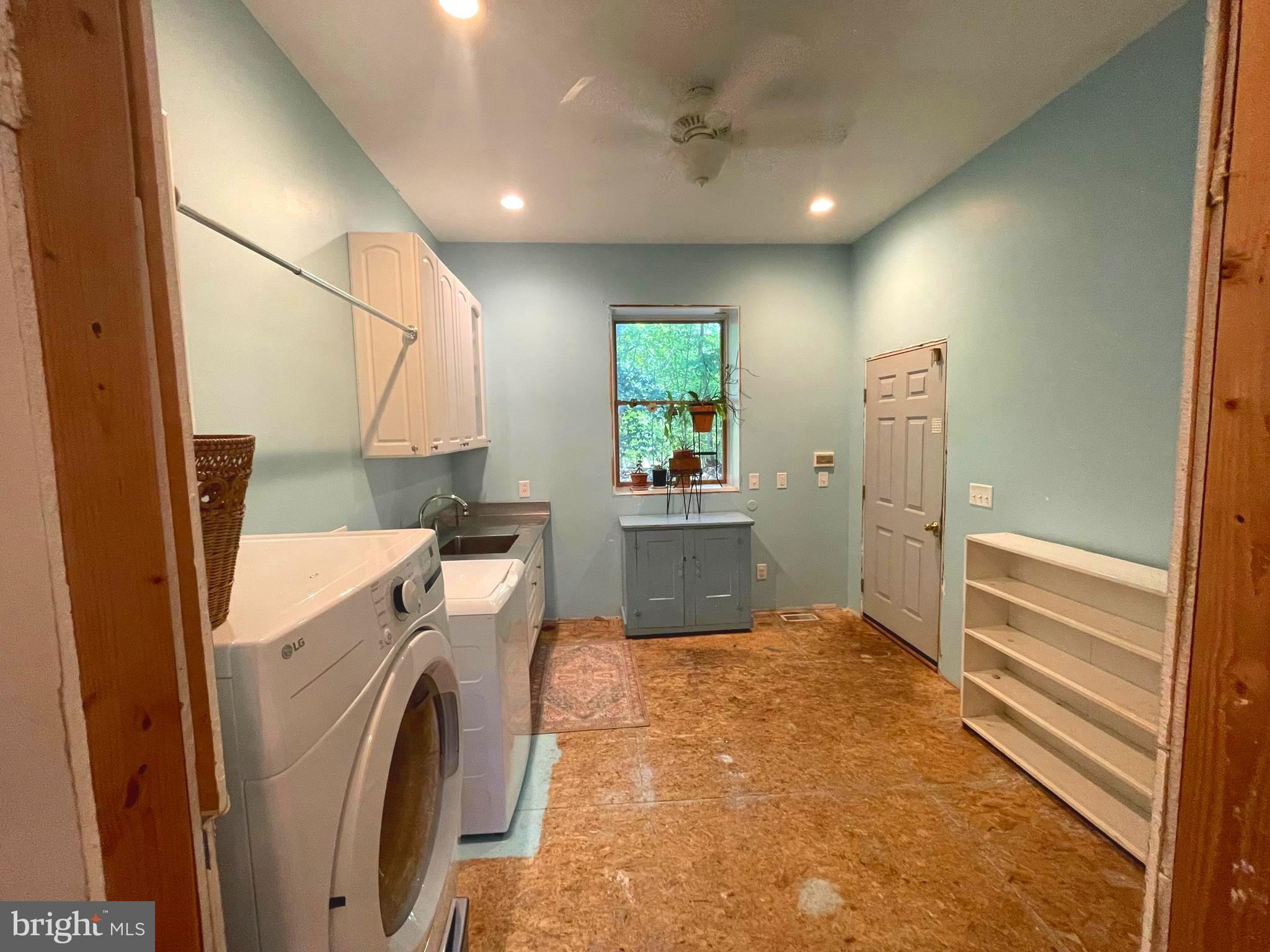 1453 Makefield Road Yardley, PA 19067 - Photo 18 of 46 Laundry/Mud Rm w/access to Garage