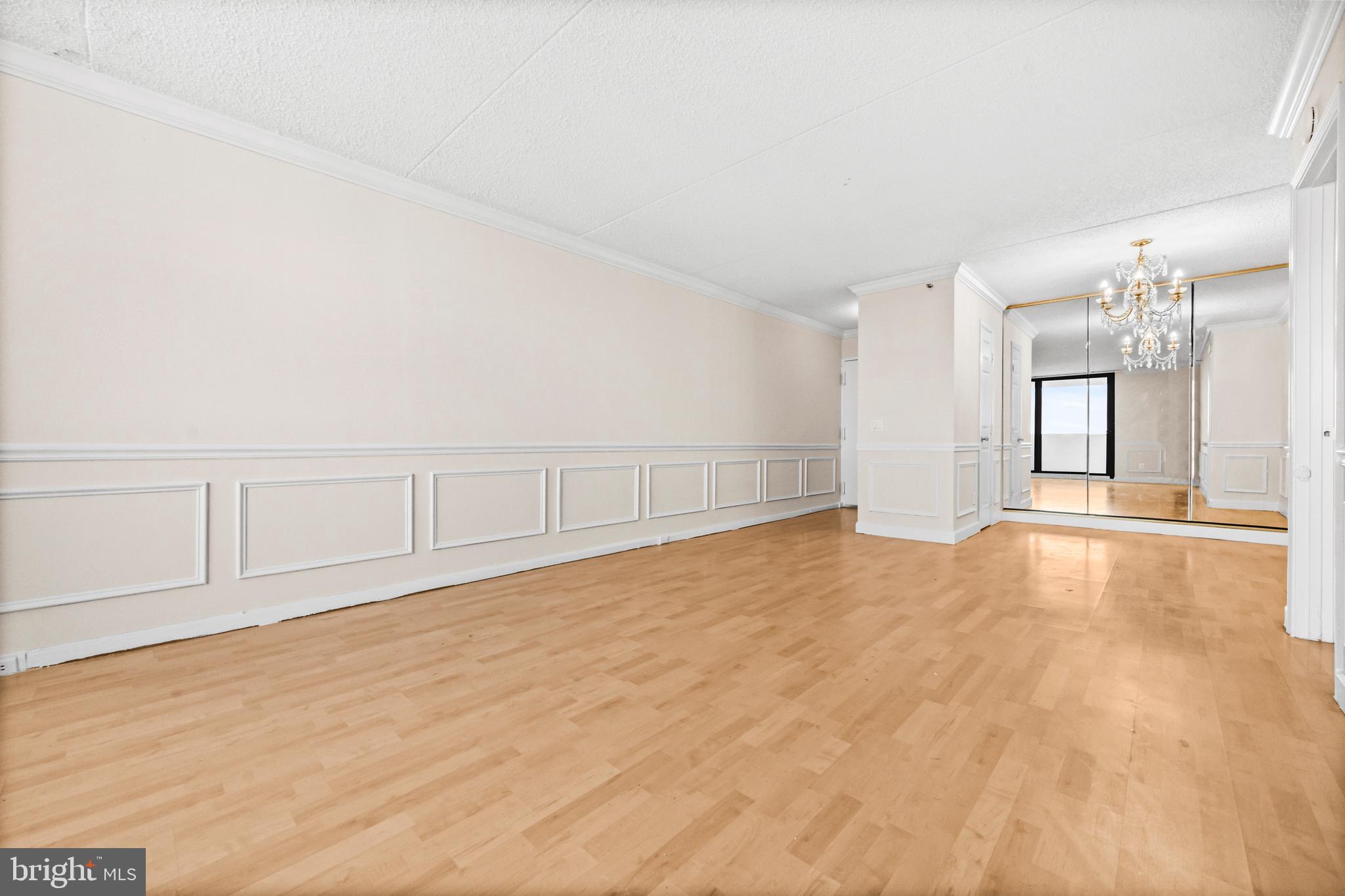5911 Edsall Road, Unit 1209 Alexandria, VA 22304 - Photo 10 of 30 a view of an empty room
