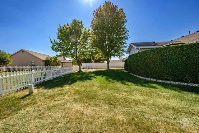 $359,900 | 5114 South Jamaica Drive, Muncie, IN 47302