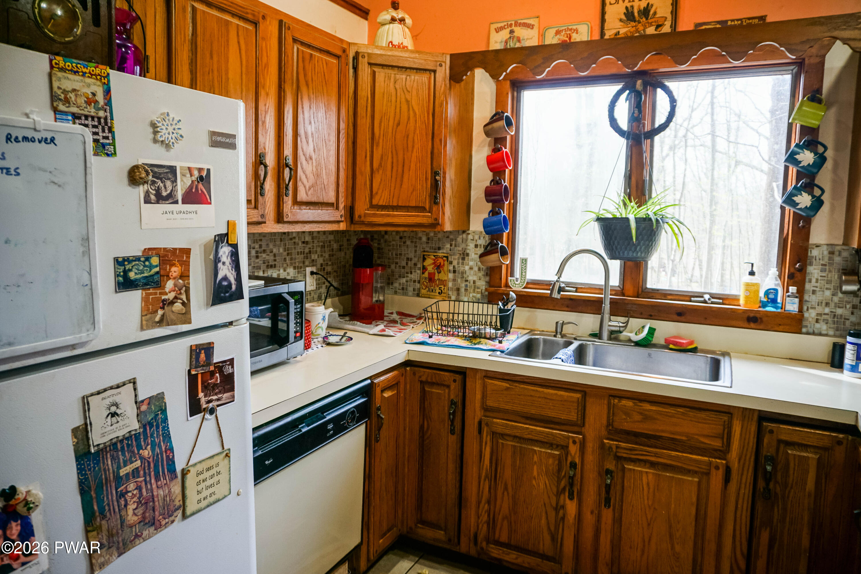 109 Eagle Court Bushkill, PA 18324 - Photo 4 of 35