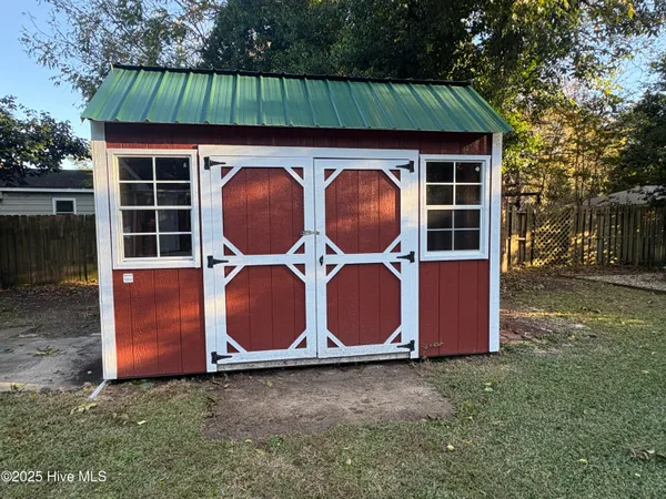 $266,500 | 301 River Road, Washington, NC 27889