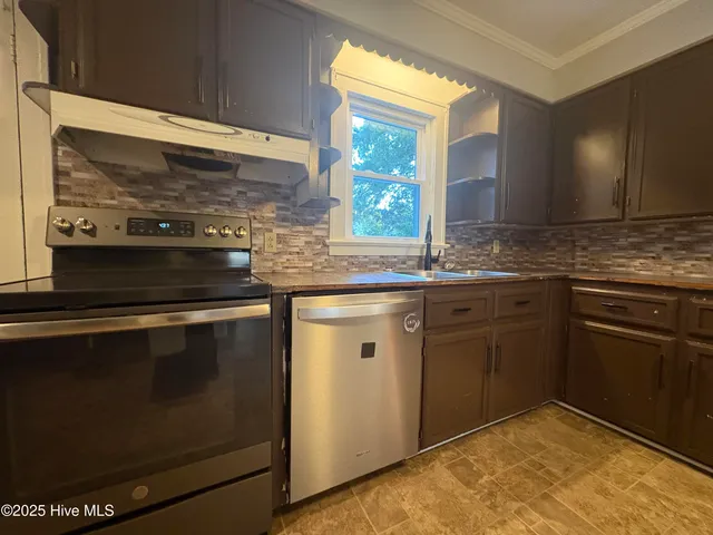 $275,000 | 301 River Road, Washington, NC 27889