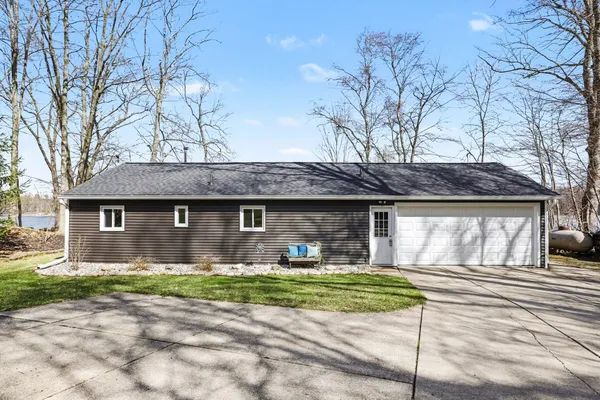 $479,000 | 598 Scotts Drive, Delton, MI 49046