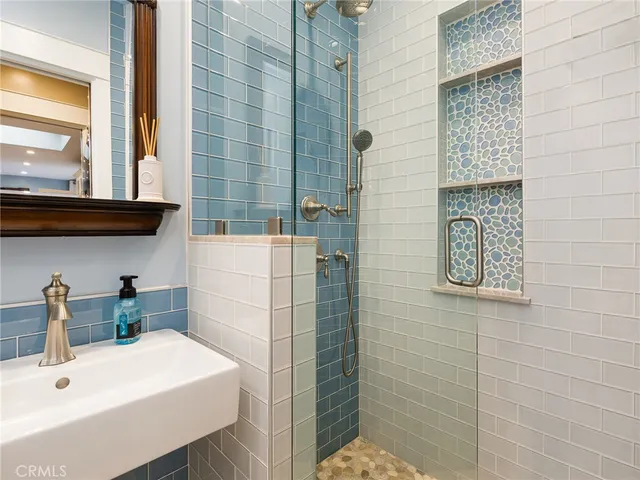 $1,595,000 | 211 East Pine Avenue, El Segundo, CA 90245