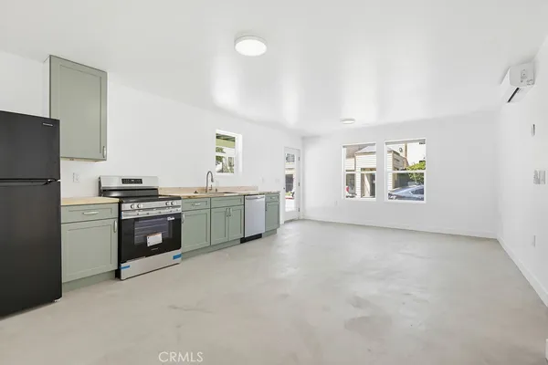 $2,850 | 1017 Riverine Avenue, Santa Ana, CA 92701