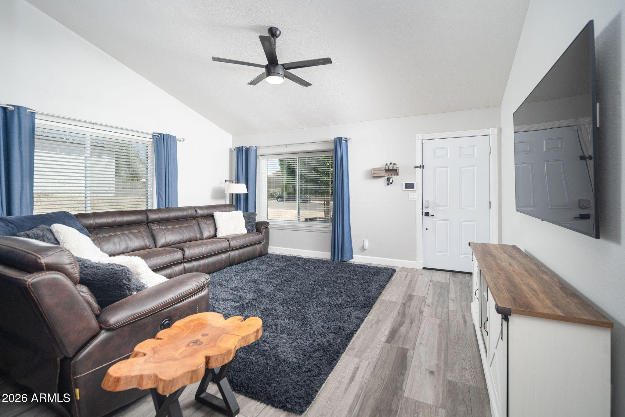 1256 East Utopia Road Phoenix, AZ 85024 - Photo 3 of 19