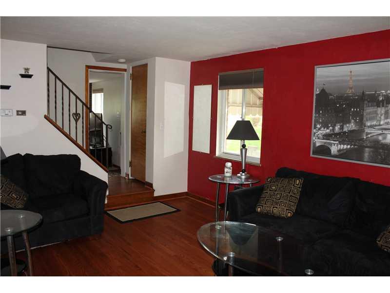 2374 Rose Garden Road Pittsburgh, PA 15220 - Photo 2 of 25 Living Room.