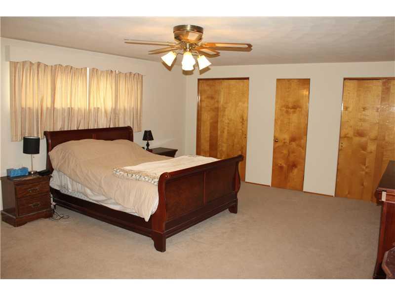 2374 Rose Garden Road Pittsburgh, PA 15220 - Photo 13 of 25 Master Bedroom.