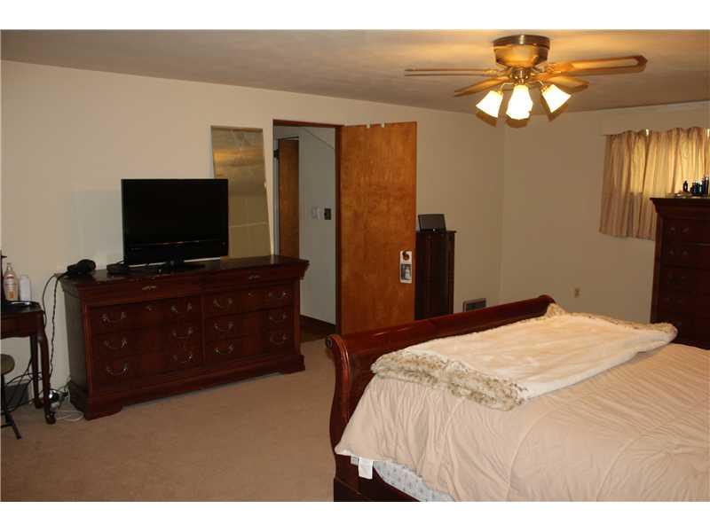2374 Rose Garden Road Pittsburgh, PA 15220 - Photo 15 of 25 Master Bedroom.