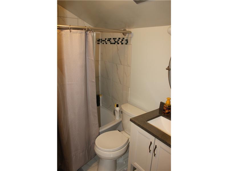 2374 Rose Garden Road Pittsburgh, PA 15220 - Photo 16 of 25 Full Bath.
