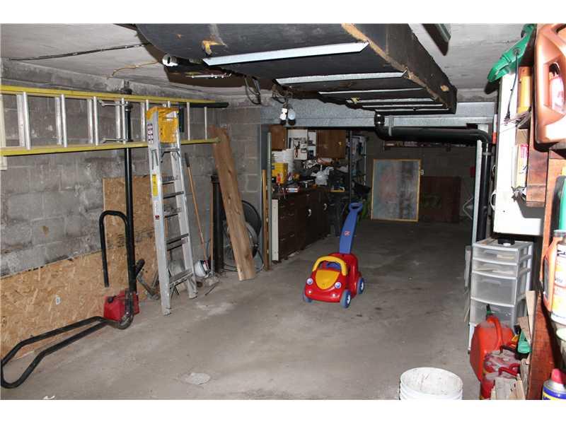 2374 Rose Garden Road Pittsburgh, PA 15220 - Photo 21 of 25 Parking Lot/Garage.