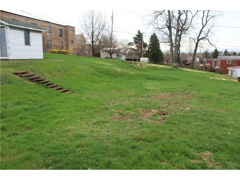 2374 Rose Garden Road Pittsburgh, PA 15220 - Photo 24 of 25 Yard/Garden.