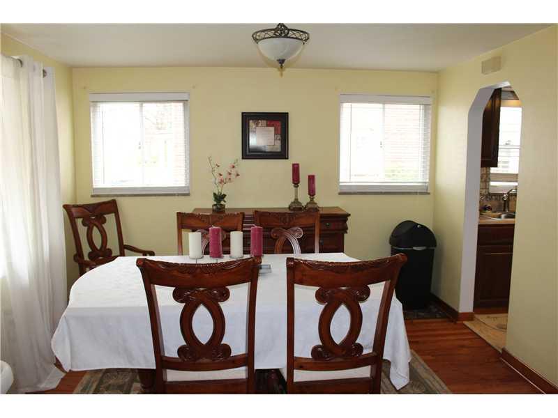 2374 Rose Garden Road Pittsburgh, PA 15220 - Photo 5 of 25 Dining Room.