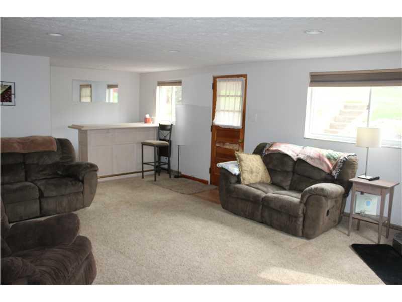 2374 Rose Garden Road Pittsburgh, PA 15220 - Photo 9 of 25 Family Room.