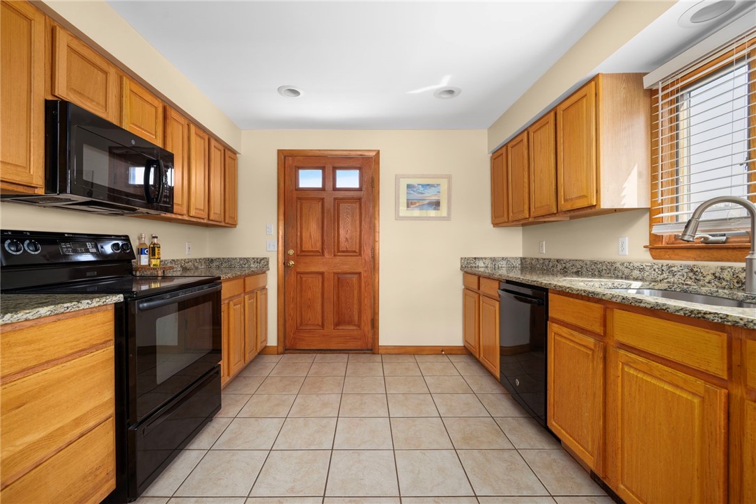 76 Peninsula Road South Kingstown, RI 02879 - Photo 25 of 50 Gallery Image 25