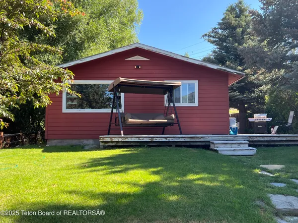 $995,000 | 1675 J-W Drive, Jackson, WY 83001