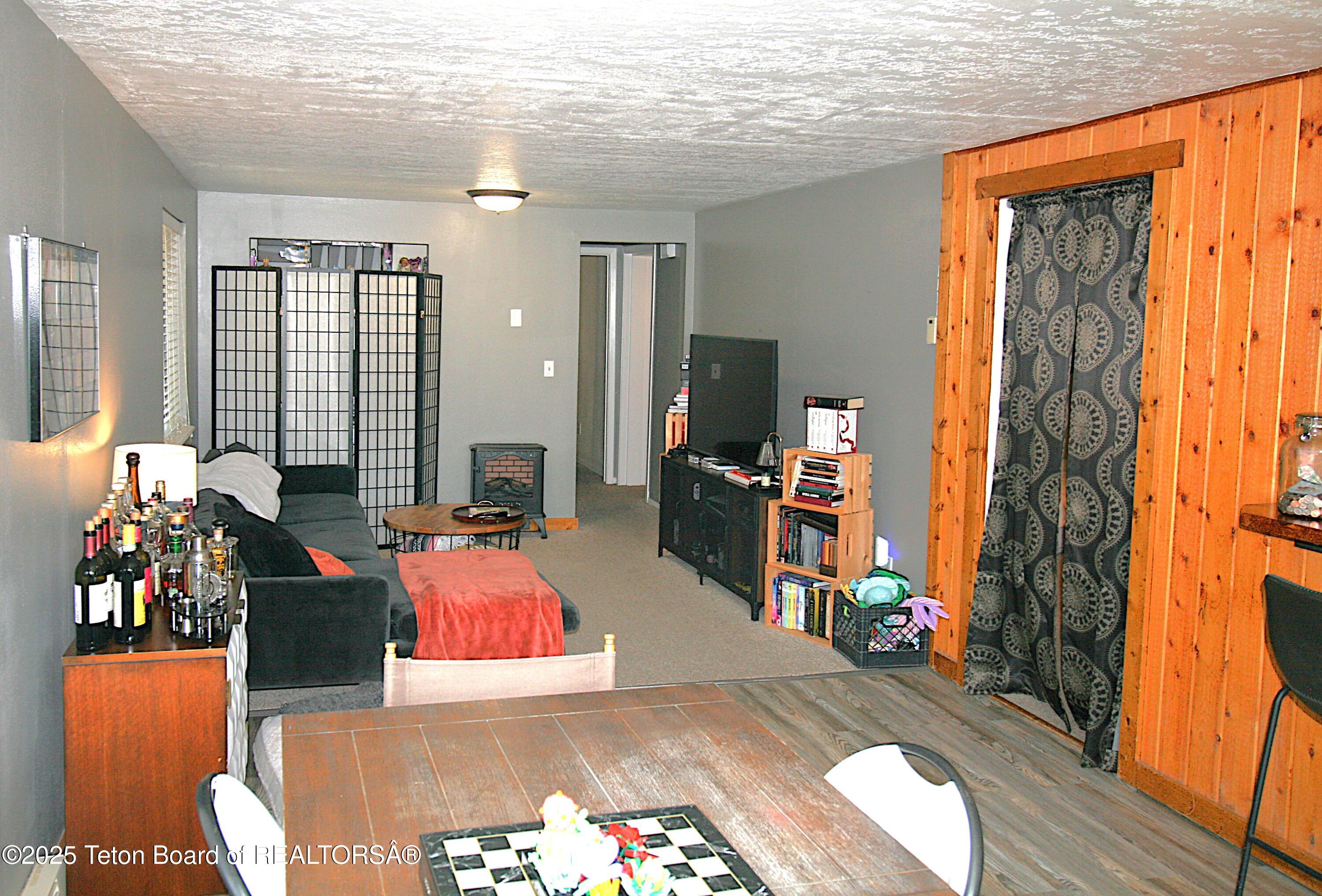 1675 J-W Drive Jackson, WY 83001 - Photo 14 of 16 Living room