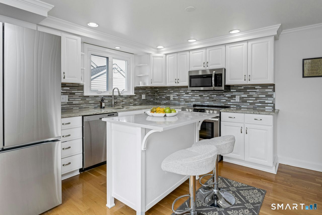 18 Chester Street Norwalk, CT 06850 - Photo 12 of 33