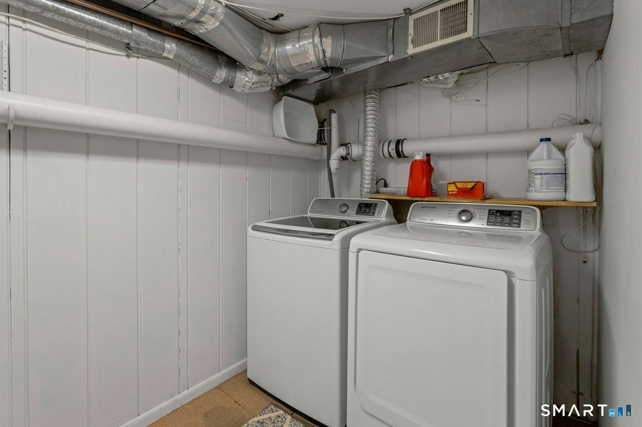 18 Chester Street Norwalk, CT 06850 - Photo 23 of 33