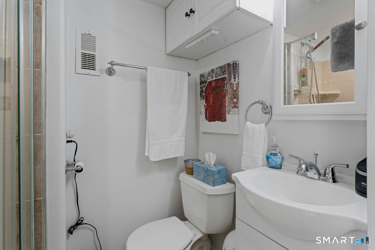 18 Chester Street Norwalk, CT 06850 - Photo 26 of 33