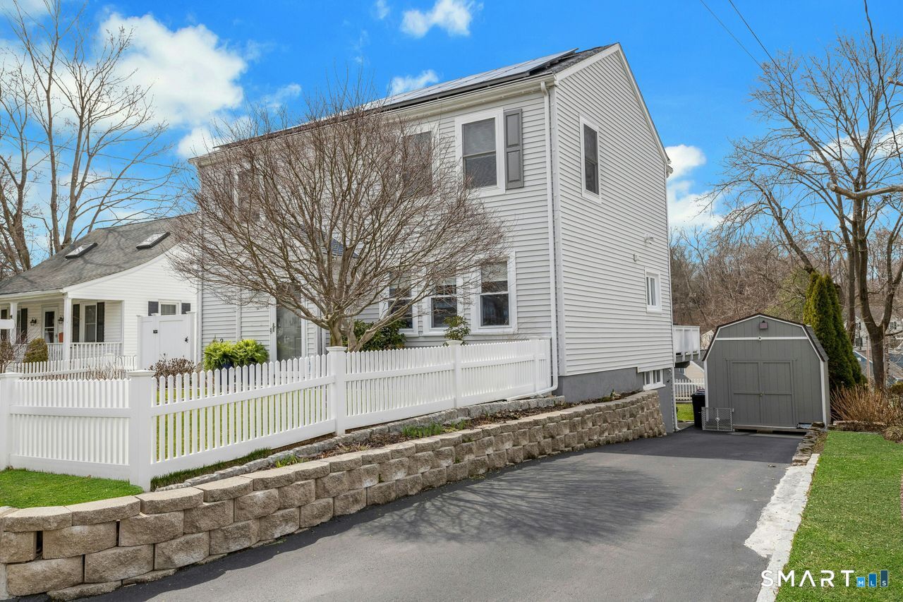 18 Chester Street Norwalk, CT 06850 - Photo 3 of 33