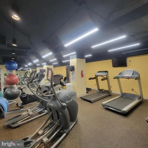 $1,700 | 5500 Holmes Run Parkway, Unit 508, Alexandria, VA 22304