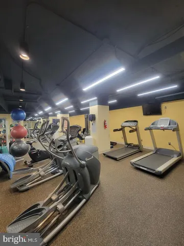 $1,700 | 5500 Holmes Run Parkway, Unit 508, Alexandria, VA 22304