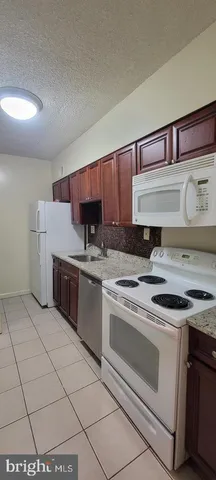 $1,700 | 5500 Holmes Run Parkway, Unit 508, Alexandria, VA 22304