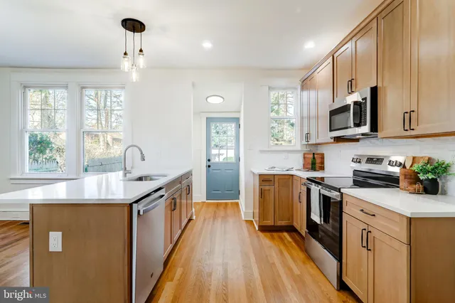 $424,900 | 1121 West Clay Street, Lancaster, PA 17603