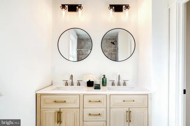 $424,900 | 1121 West Clay Street, Lancaster, PA 17603